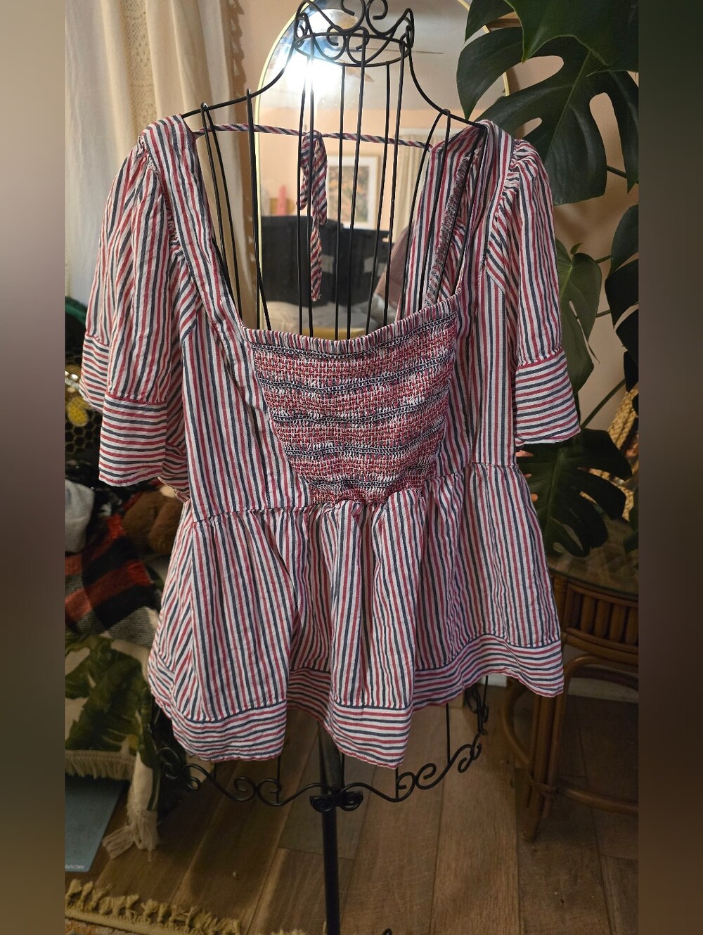 🐝🍯Old Navy Red White Blue Striped Smocked Flutter Sleeve Peplum Blouse XL